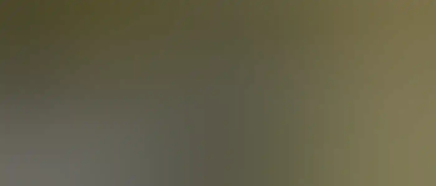 杰门·哈德森 (Jaimen Hudson) 乘坐巨人谷游船