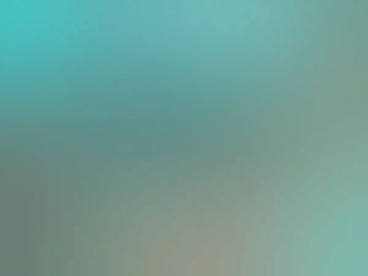 Menschen schnorcheln im Becken von Rottnest Island